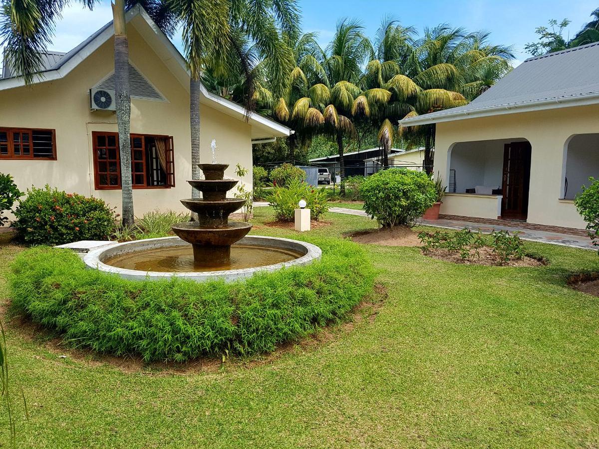 Britannia Hotel Grand Anse  Exterior photo