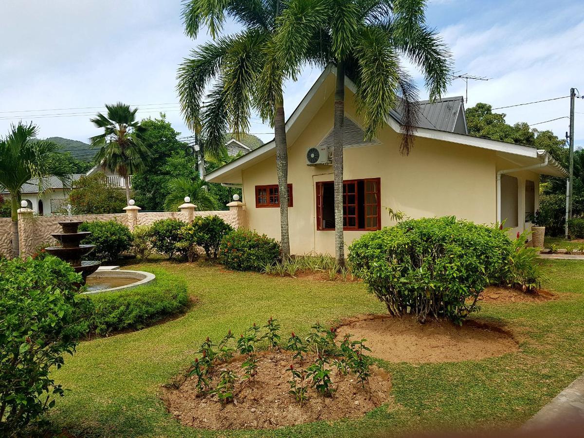 Britannia Hotel Grand Anse  Exterior photo