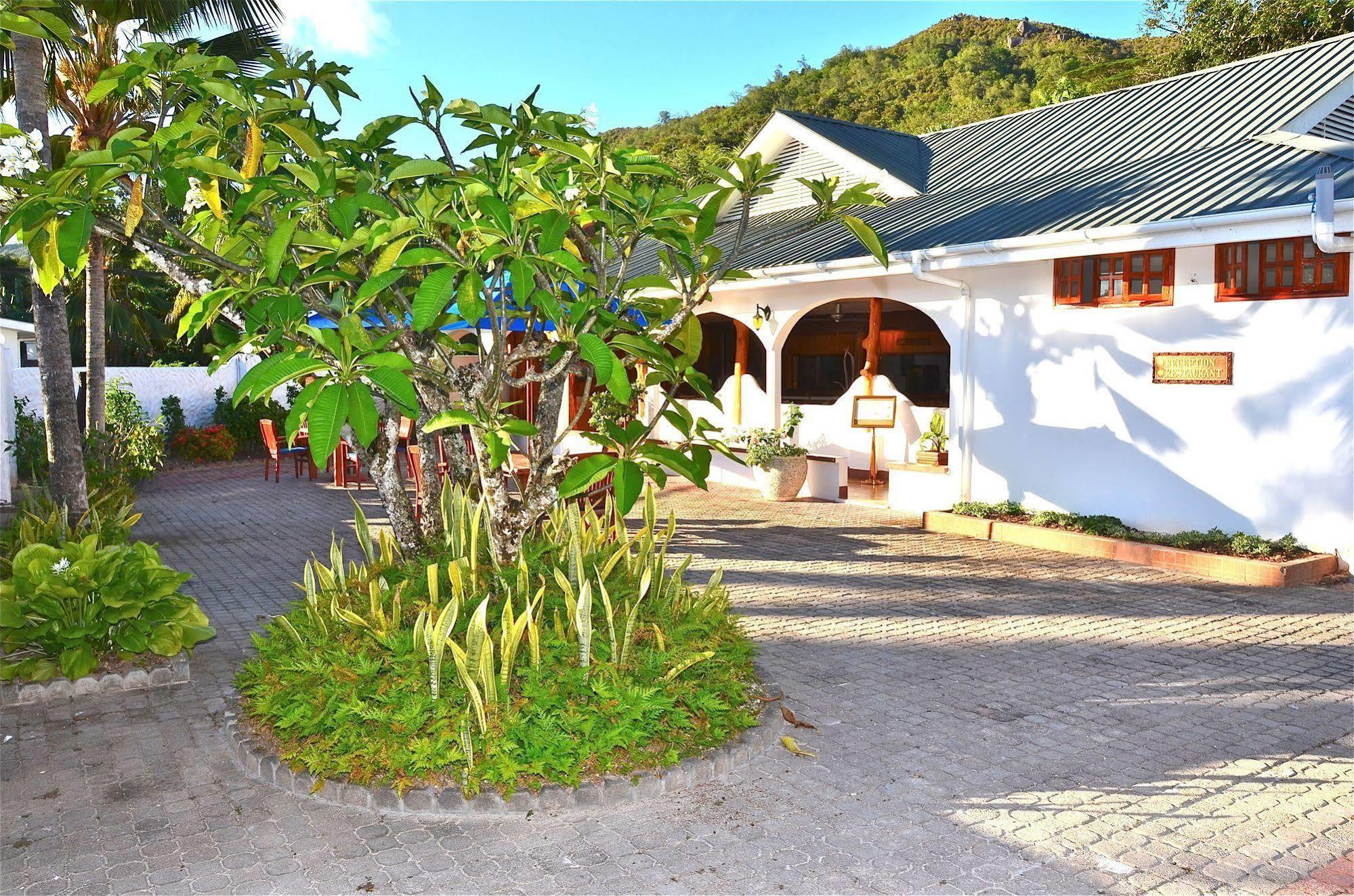 Britannia Hotel Grand Anse  Exterior photo