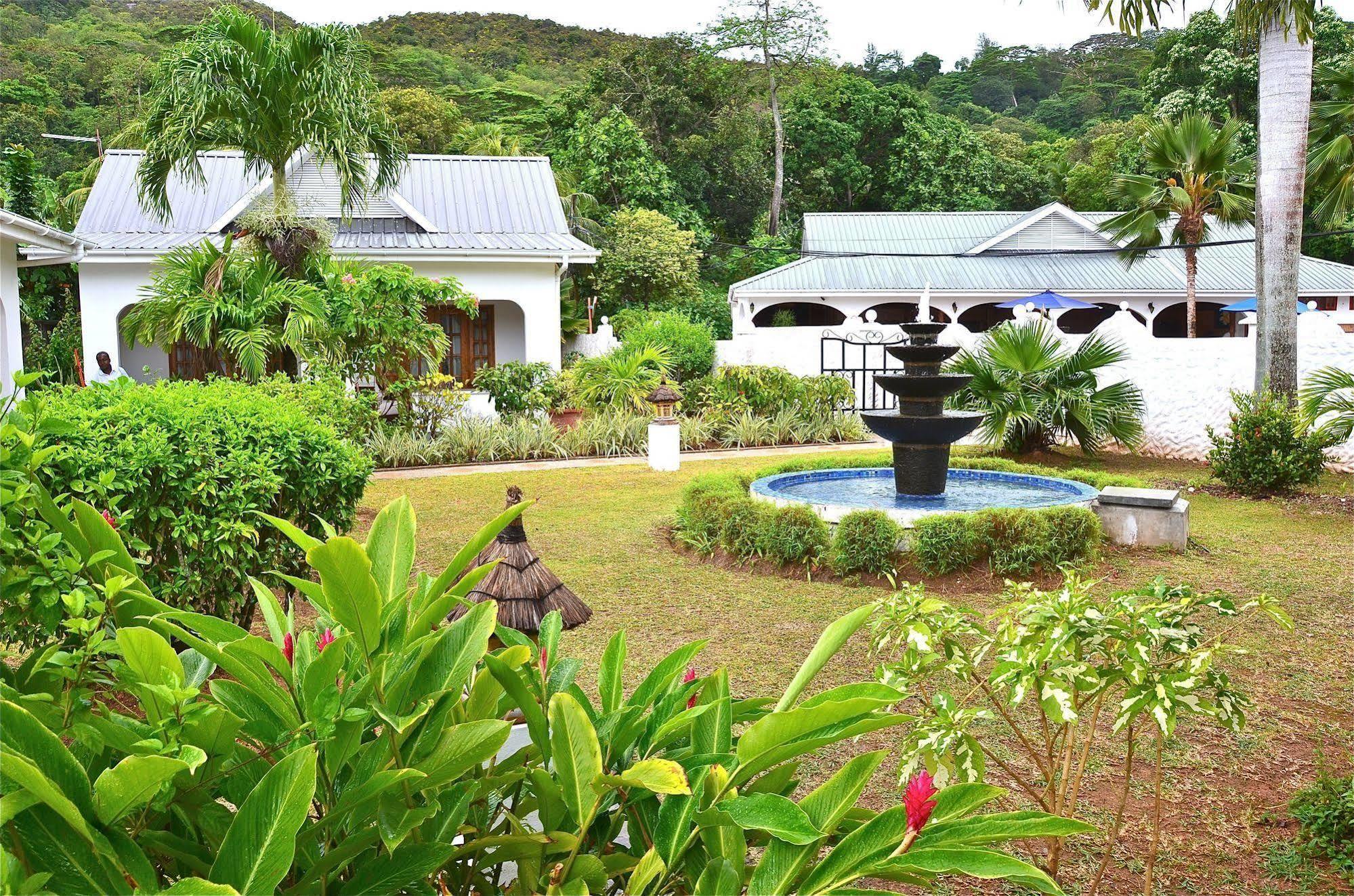 Britannia Hotel Grand Anse  Exterior photo